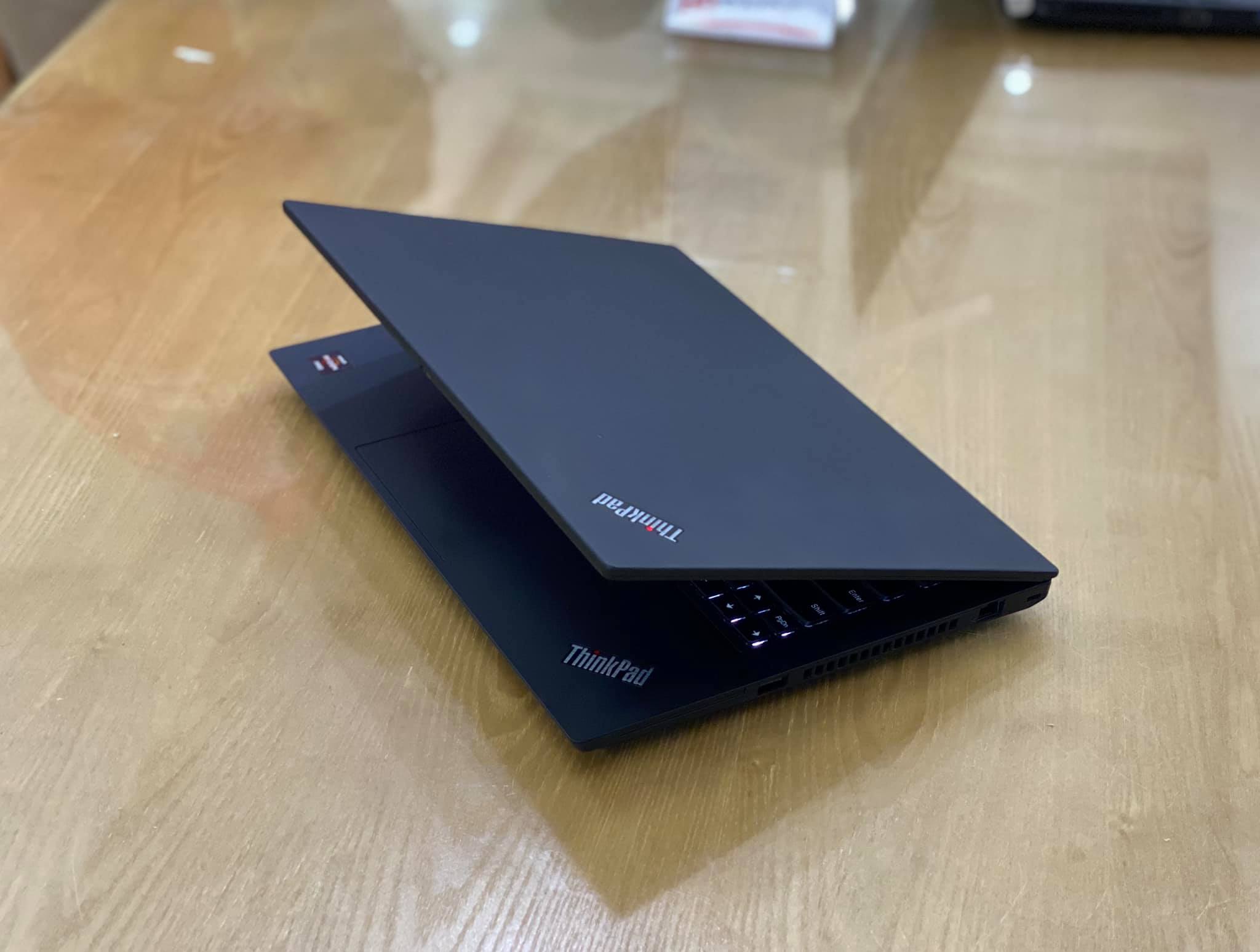 Laptop ThinkPad T495-1.jpg